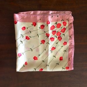 Scarf / handkerchief